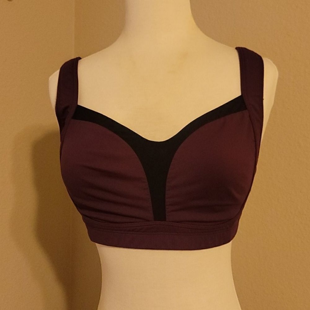 Lululemon sports bra size 34C